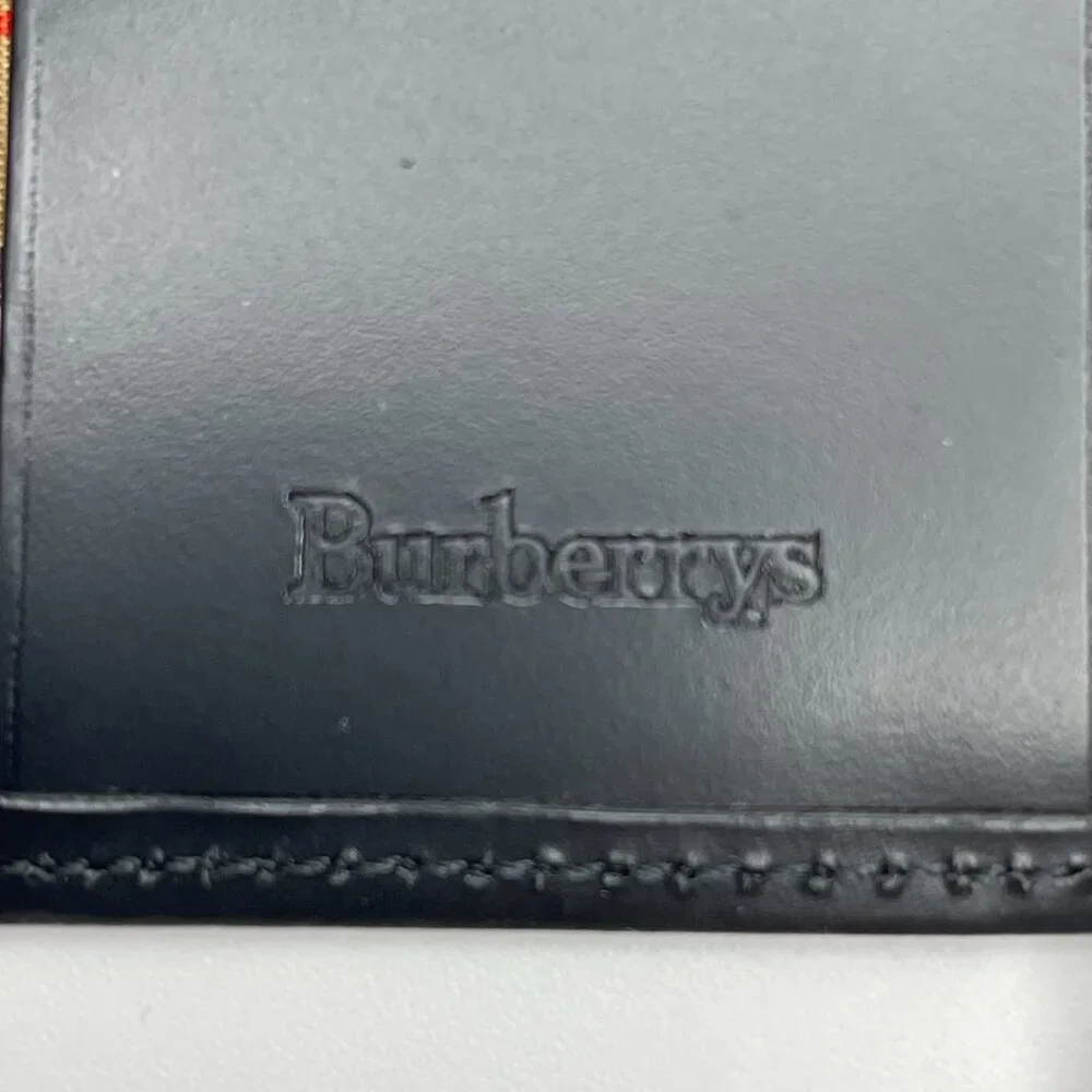 Burberrys Vintage Leather Key Holder with Nova Check Accents in Black - Preowned - Picture 8 of 9